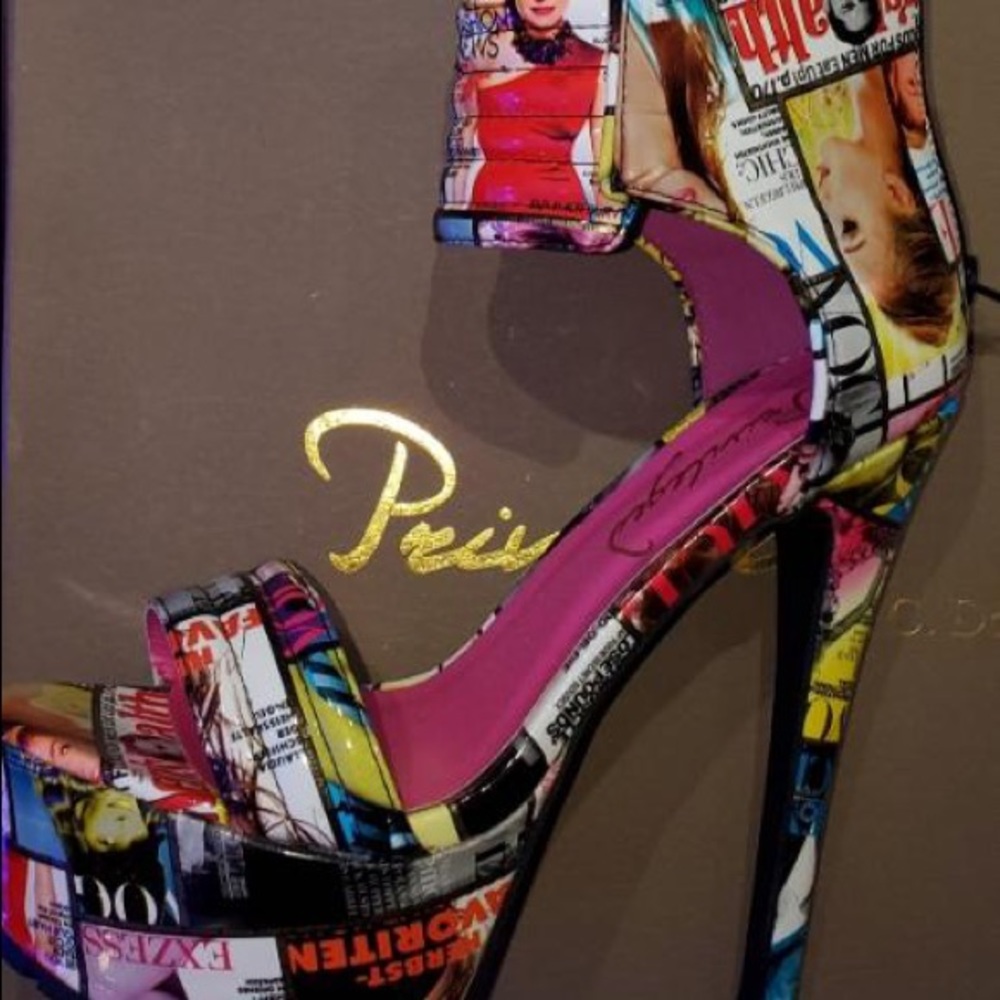 HIGH heels very unique
